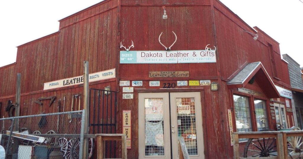 things to do in Oatman